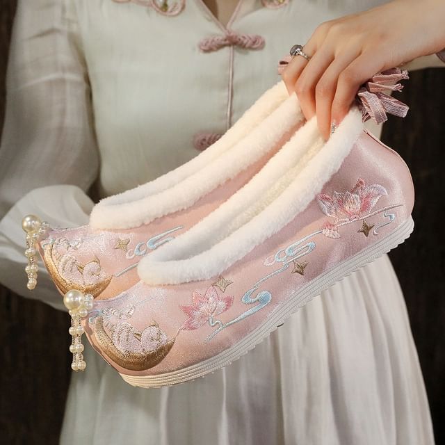 Trim Embroidered Fleece Flats