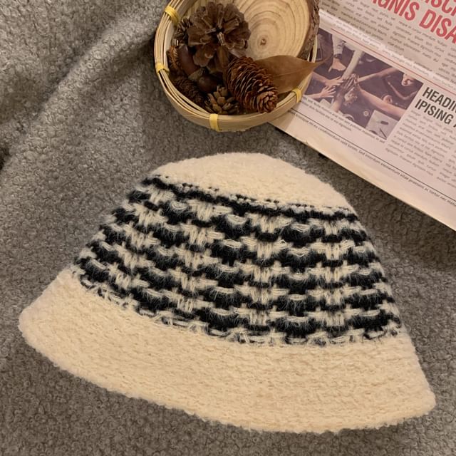 Bucket Fluffy Striped Hat