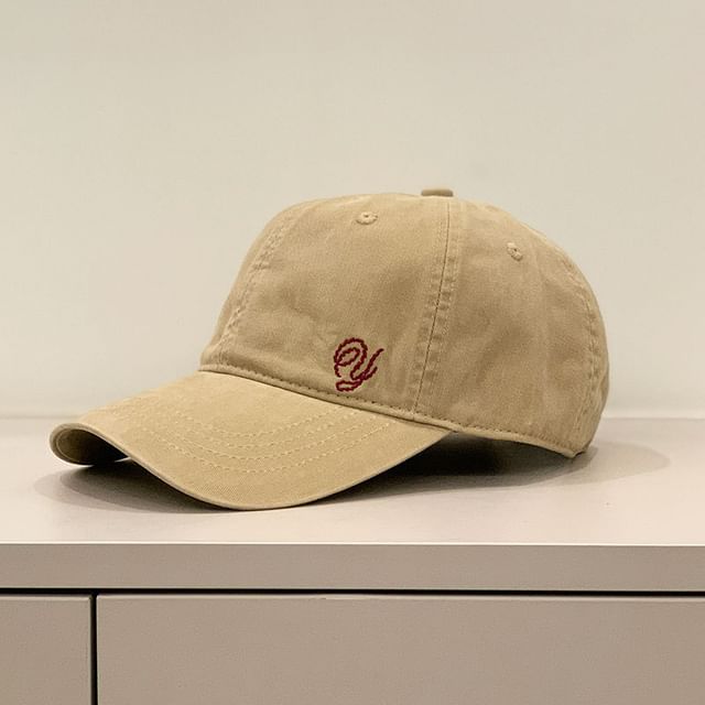 Cap Embroidered Letter