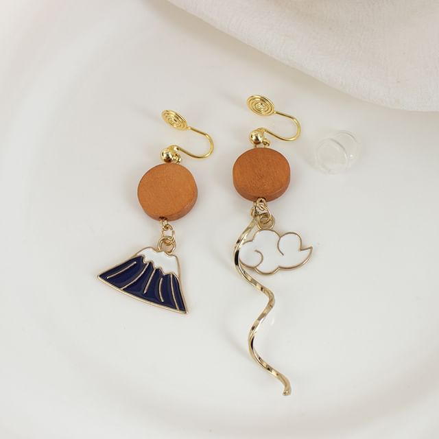 Drop Asymmetrical Enamel / Earring On Clip Mountain