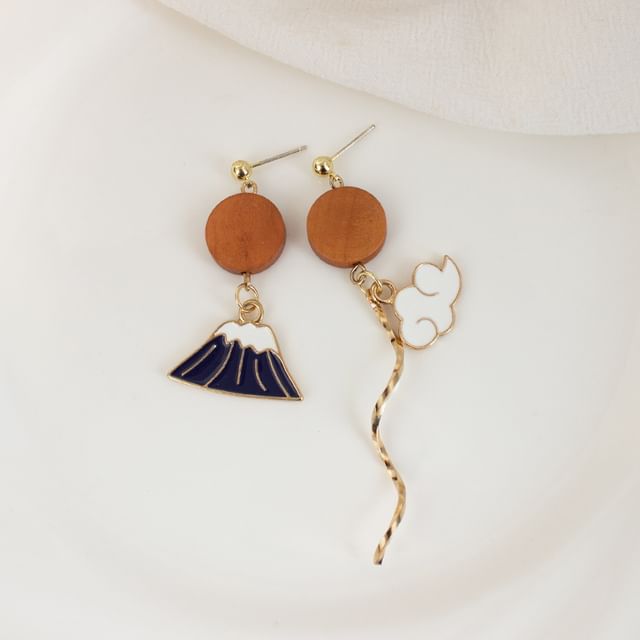 Drop Asymmetrical Enamel / Earring On Clip Mountain
