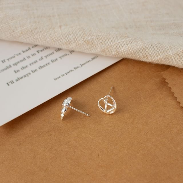 Asymmetrical Earring Pastry / Clip On Stud