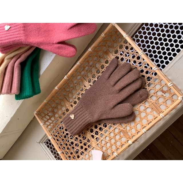 Knit Heart Buttoned Gloves