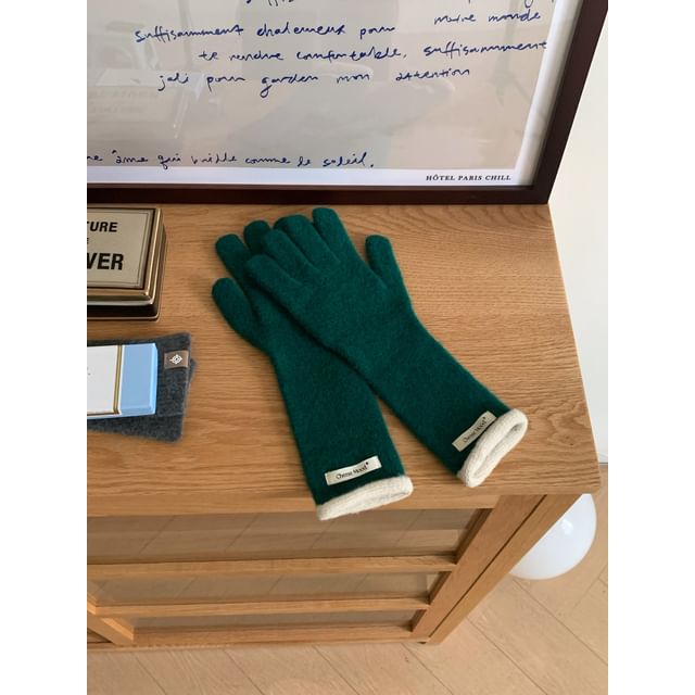 Knit Trim Gloves Contrast Applique