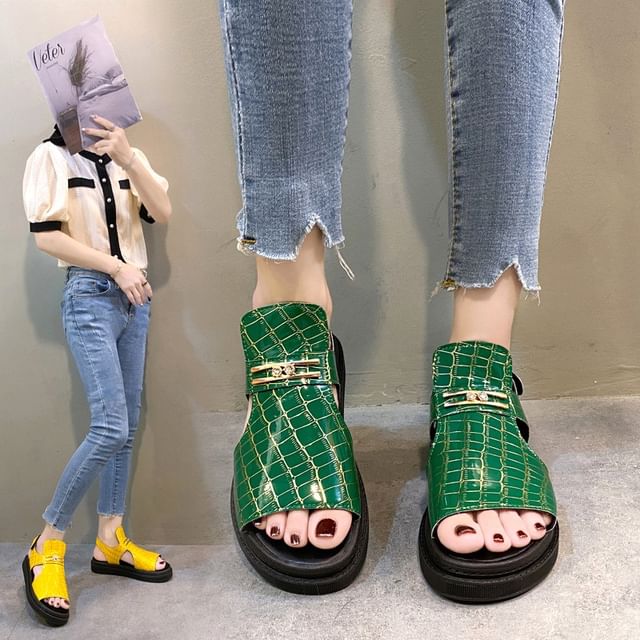 Sandals Croc Grain Buckled