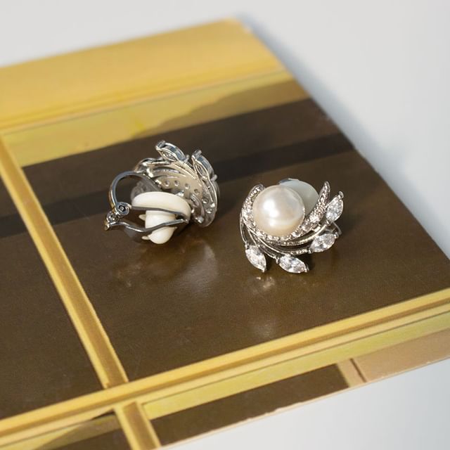 Pearl Earring Clip Faux On / Stud Rhinestone