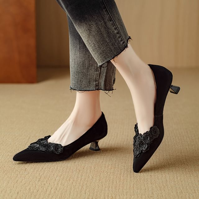 Pumps Kitten Heel Pointed Flower Toe Plain Accent