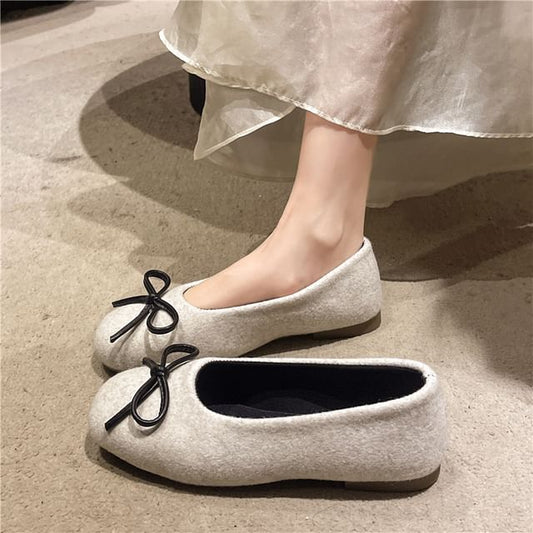 Flats Bow Accent Round Toe