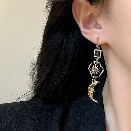 Earring Sun Drop / Moon Asymmetrical Clip-On