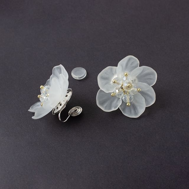 / Flower Stud Clip-On Earring Ear