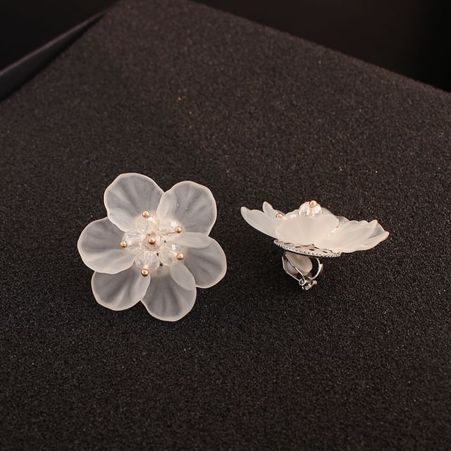/ Flower Stud Clip-On Earring Ear