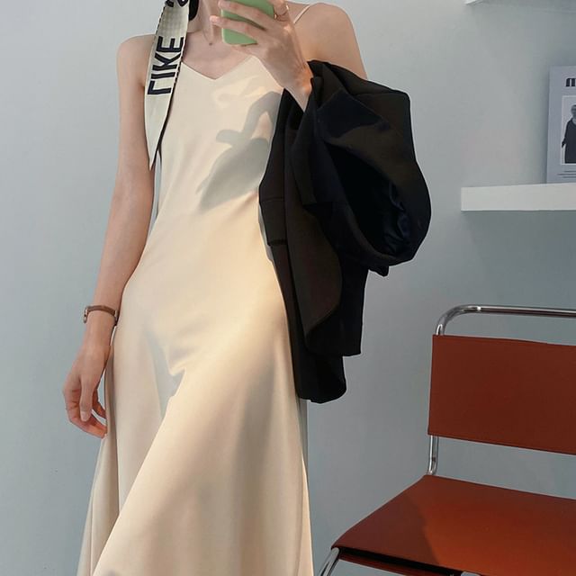 Printed Spaghetti Strap V-Neck A-Line Maxi Dress