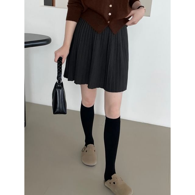 Plain Pleated Mini Skirt with High Rise