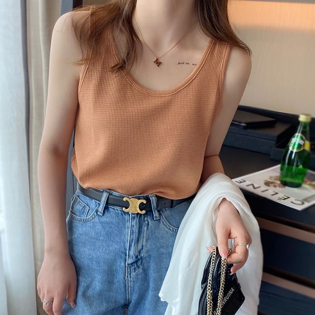 Plain Scoop Neck Tank Top