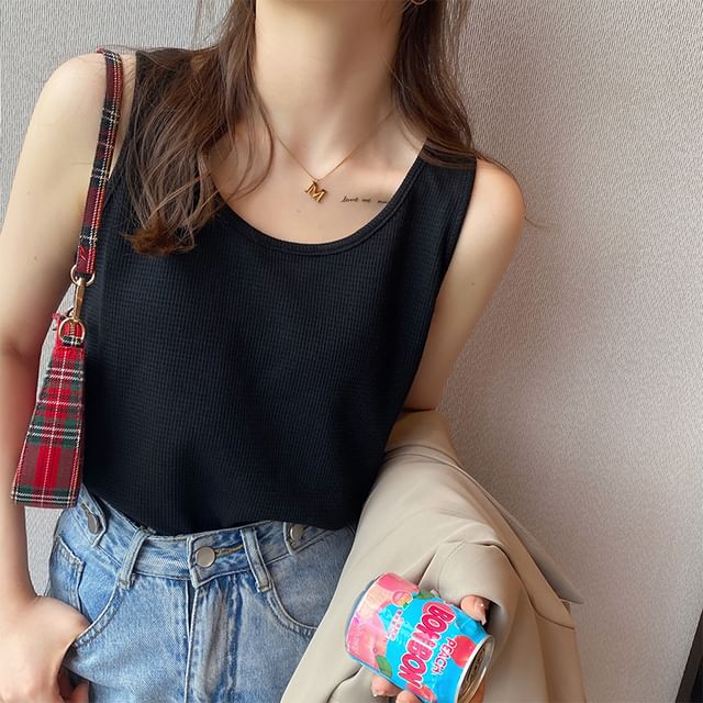 Plain Scoop Neck Tank Top