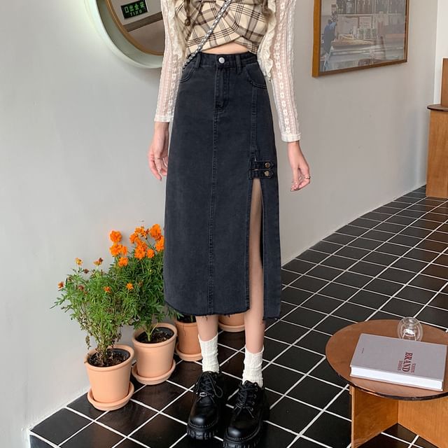 Frayed Buttoned Slit Denim Midi A-Line Skirt with High Rise