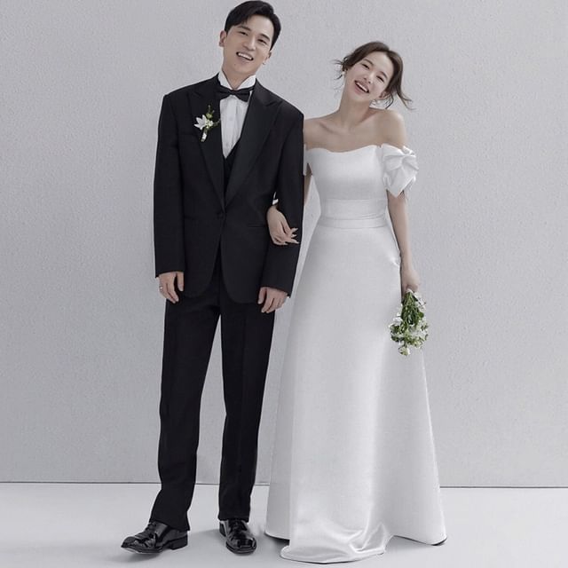 A-Line Gown Puff-Sleeve Off-Shoulder Bow Evening