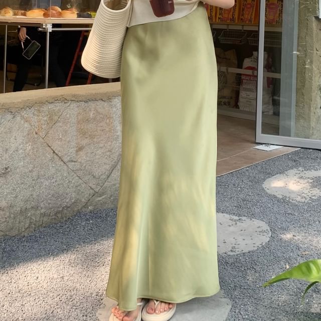 Plain H-Line Maxi Skirt High Rise