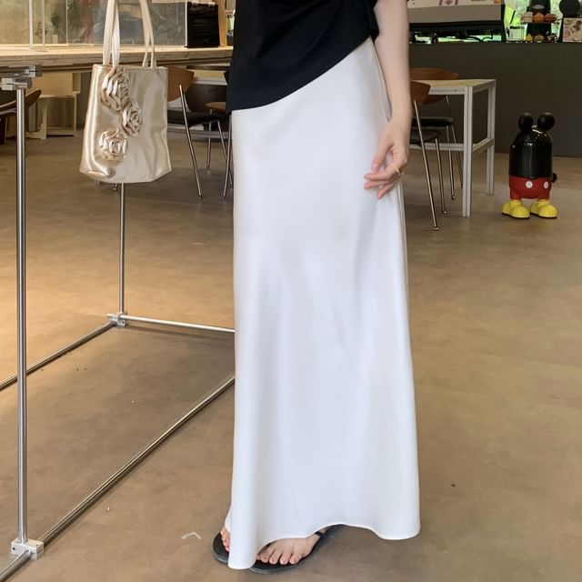 Plain H-Line Maxi Skirt High Rise