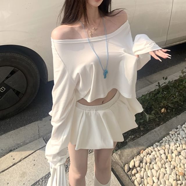 Mini Skirt Long-Sleeve Shoulder T-Shirt Plain / Off A-Line Crop