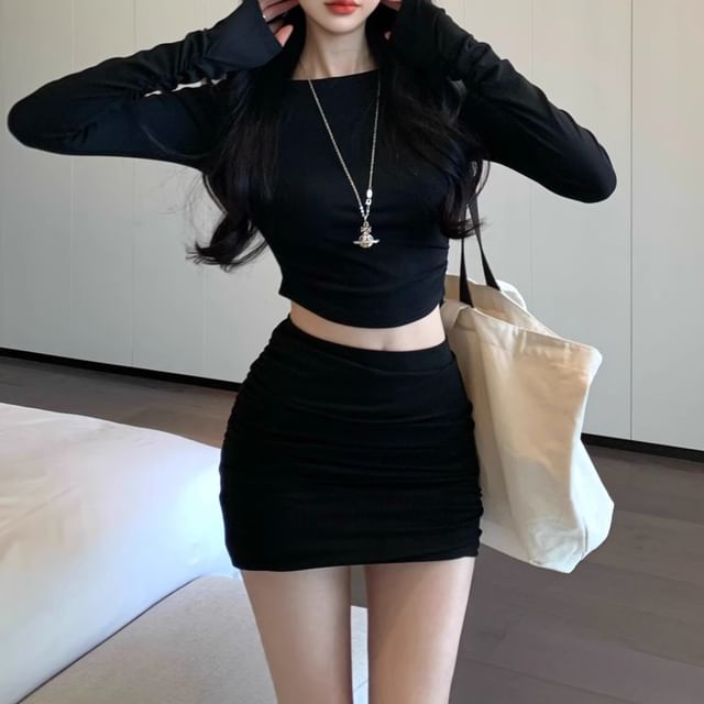 T-Shirt Plain Skirt Mini Set: Crop Long-Sleeve +