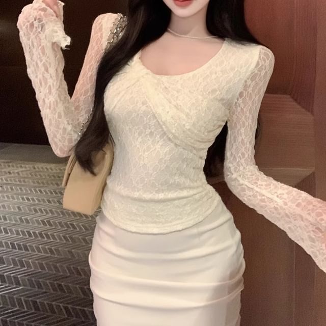 Long-Sleeve Top U-Neck Lace