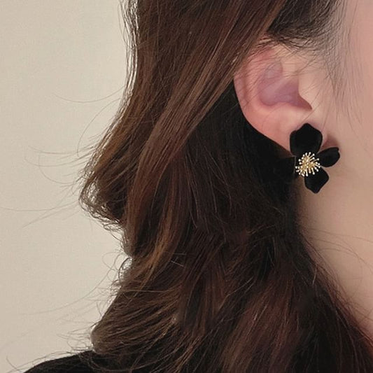 Earring Velvet Stud Flower