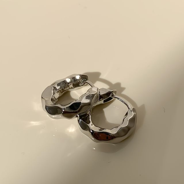 Huggie Earring Irregular