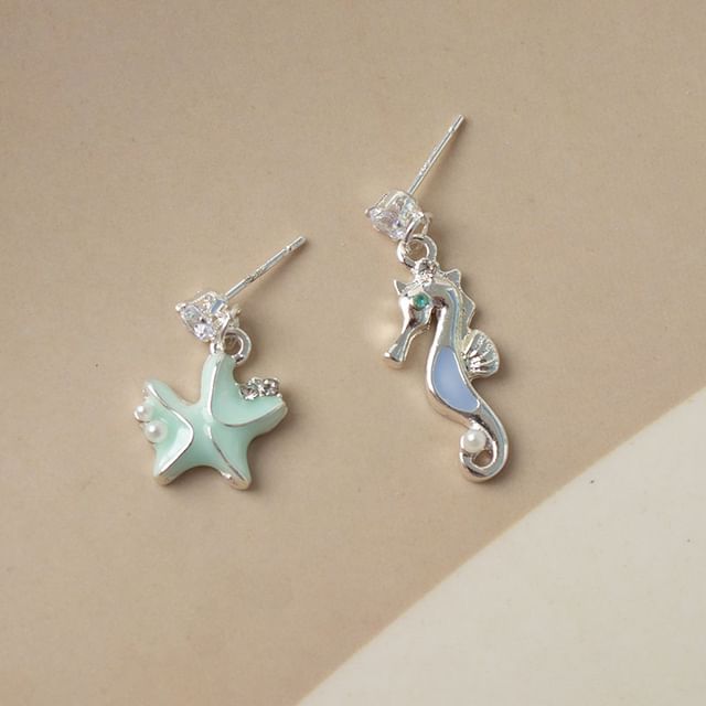 Rhinestone Star Asymmetrical / Clip-On Earring Drop