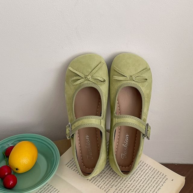Bow Mary Accent Plain Jane Flats