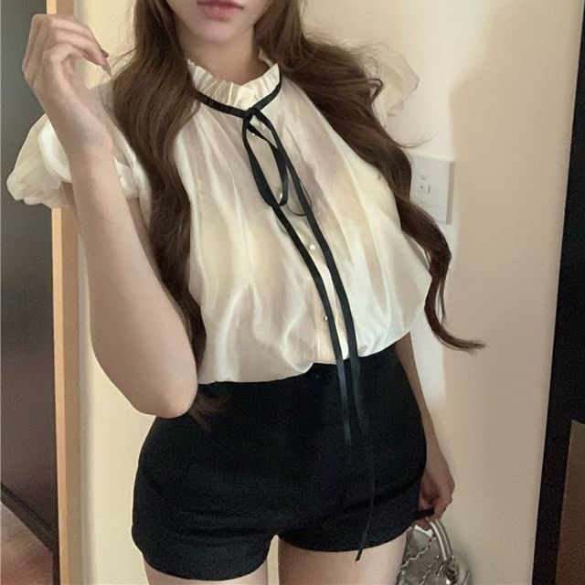 Cap Waist Shorts Stand Sleeve / Plain Blouse Collar Frill Bow High