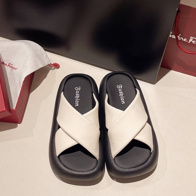 Criss Sandals Cross Platform Slide