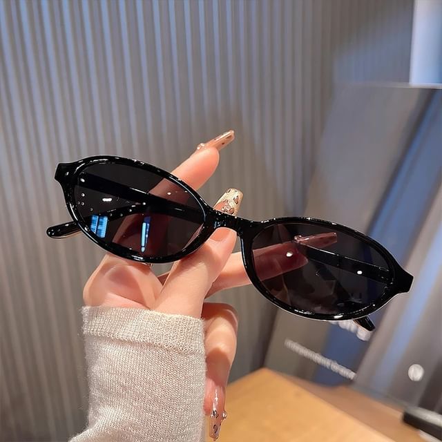 Oval / Frame Set Sunglasses Plastic Case Pouch Cleaning Cloth