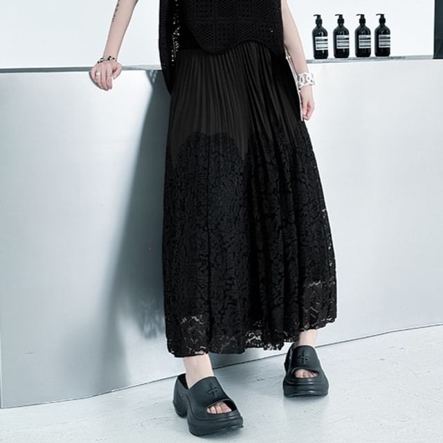Pleated Maxi A-Line Skirt with Lace Panel and High Waist