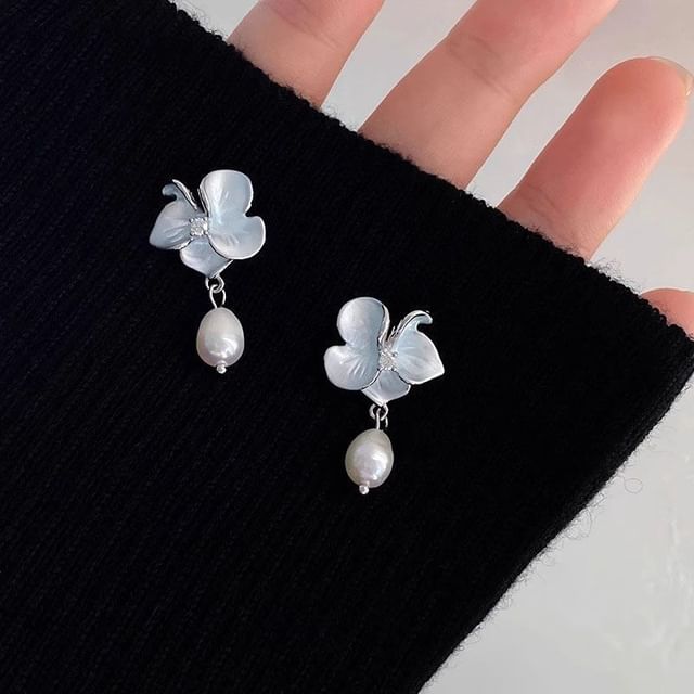 Clip / Earring Faux Pearl Drop Flower On