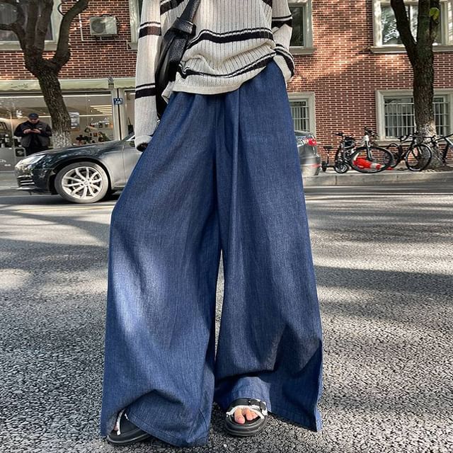 Elastic Waist Washed Wide Leg Jeans