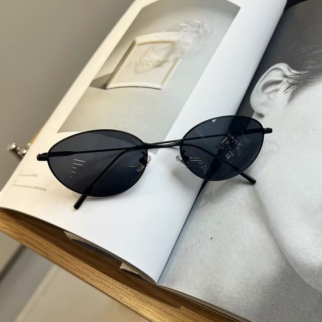 Oval Frame Sunglasses Metal