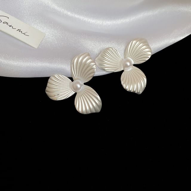 Stud Pearl Faux Earring Flower
