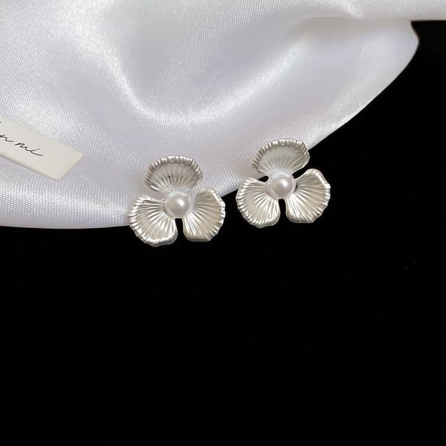 Stud Pearl Faux Earring Flower