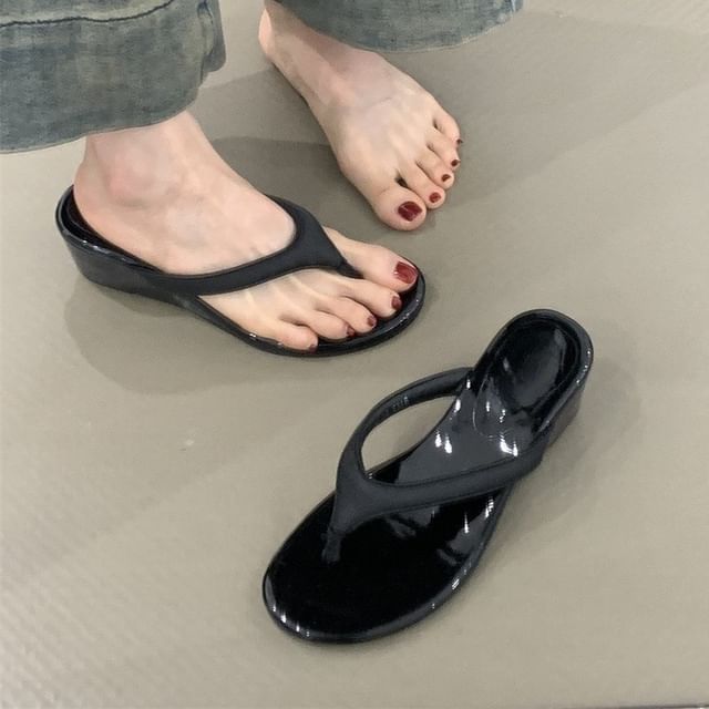 Heel Wedge Flip-Flops