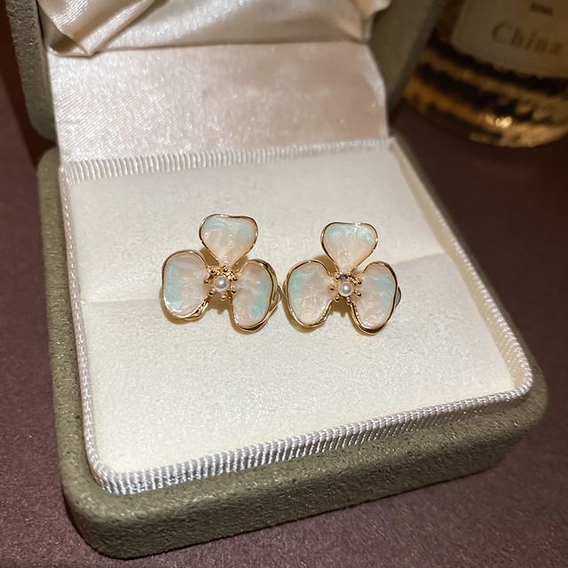 Faux Pearl Flower Stud Shell Earring