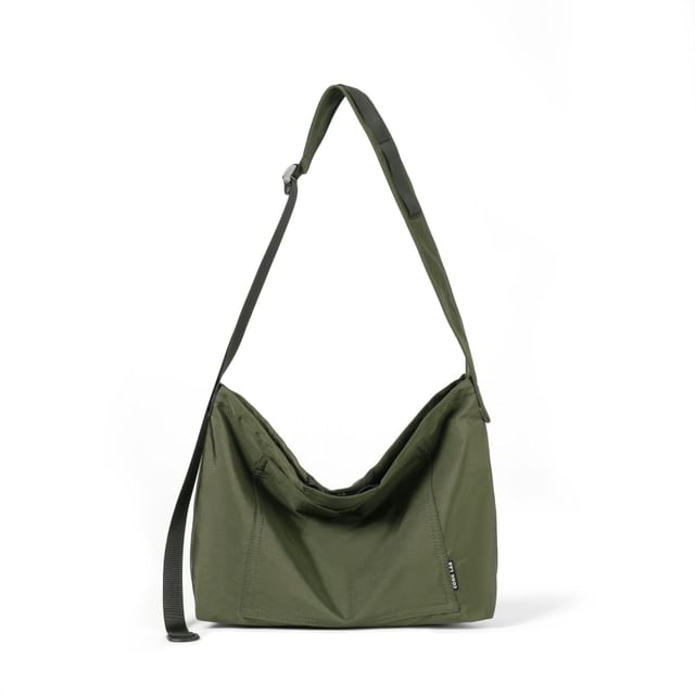 Messenger Lightweight Zip Bag Plain