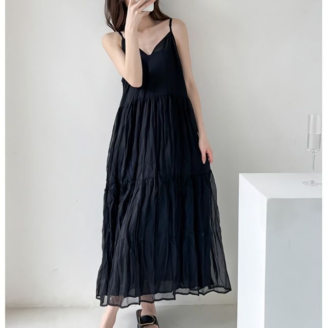 Crinkle Panel Spaghetti Strap V-Neck Maxi A-Line Dress