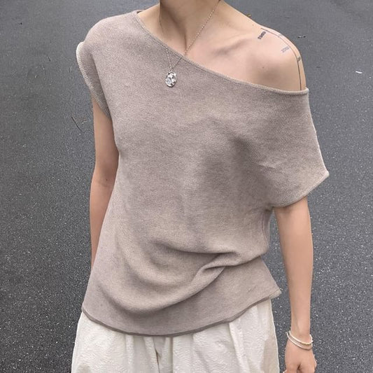 Plain Short-Sleeve Knit Off-Shoulder Top