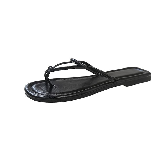 Strappy Flip-Flops Knot