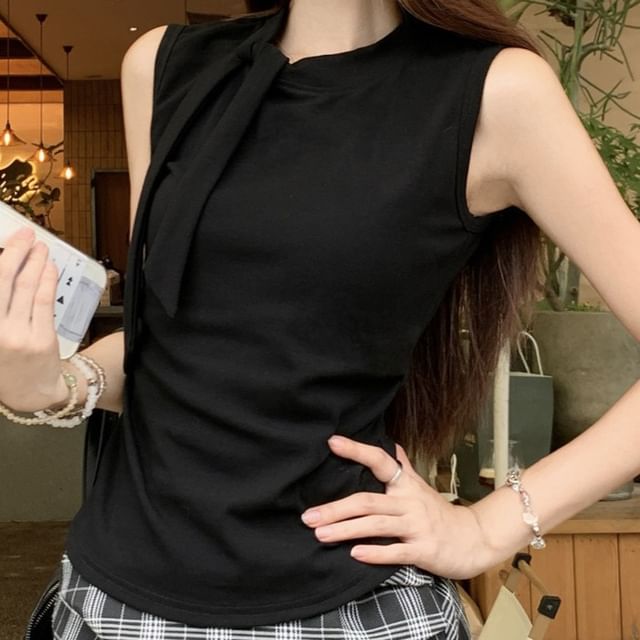 Tie-Up Sleeveless Top with Elastic-Waist Plaid Asymmetric Maxi Flared Skirt