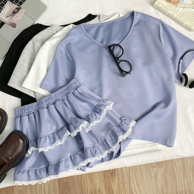 Short-Sleeve V-Neck Slit Tee & Elastic Waist Lace Trim Tiered Mini Skirt