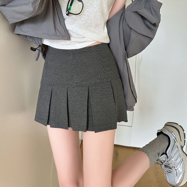 Mid-Rise Pleated Mini Flared Skirt