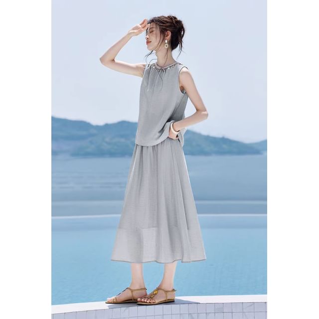Set: Solid Tank Top with High-Waist Maxi Flared Skirt