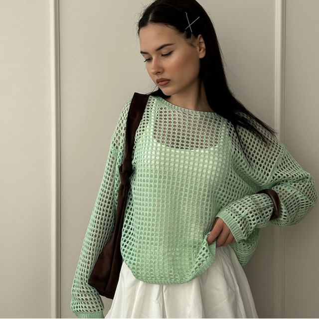 Knit Long-Sleeve Plain Neck Round Perforated Top